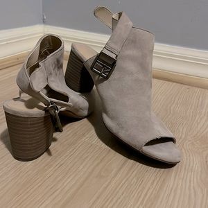 Heels - Nude Suede - Clark’s - Size 9